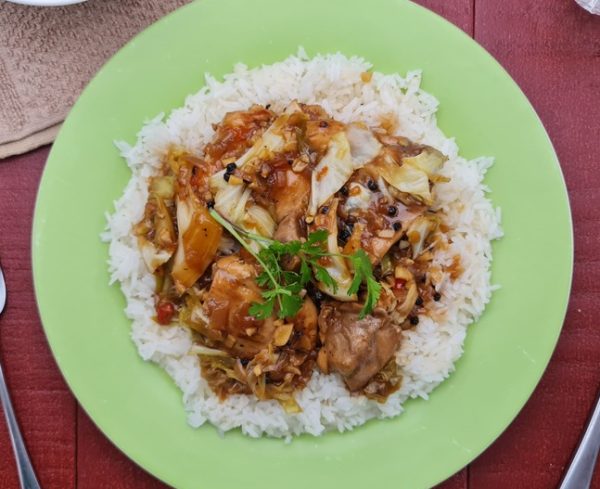 ADOBO FILIPINO DE POLLO CON ARROZ